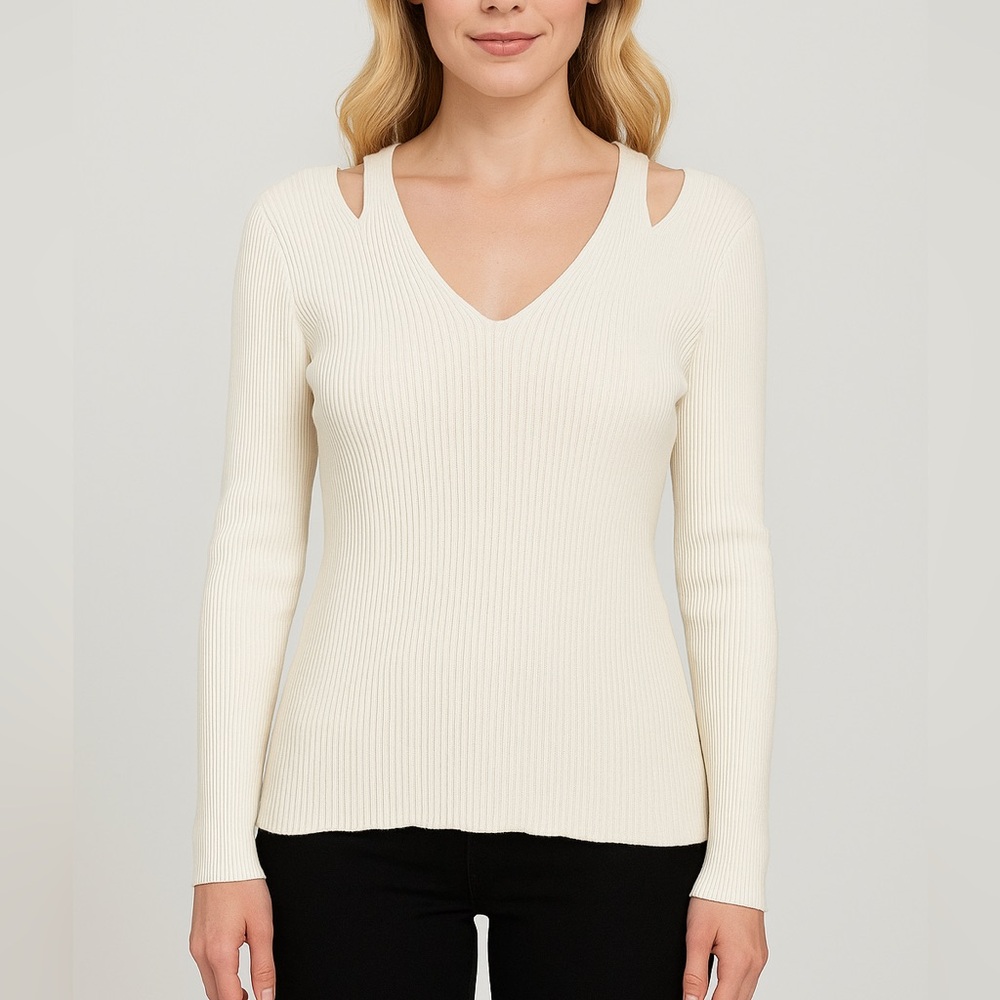525 America Cutout Shoulder Sweater – Cream, Size M